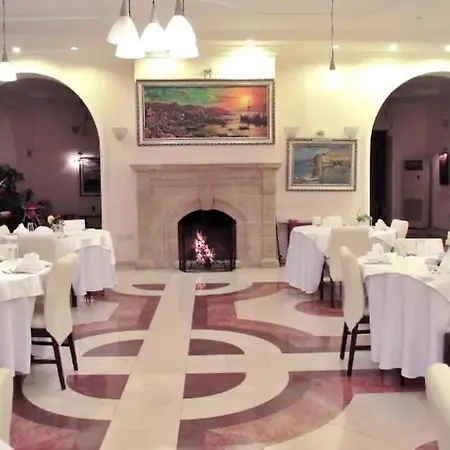 Seafront Dome Central & Anchor Restaurant & Casino Гостевой дом 4*