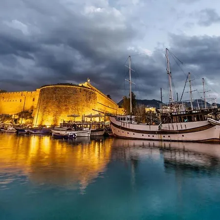 Seafront Dome Central & Anchor Restaurant & Casino Gæstehus Kyrenia (Northern Cyprus)