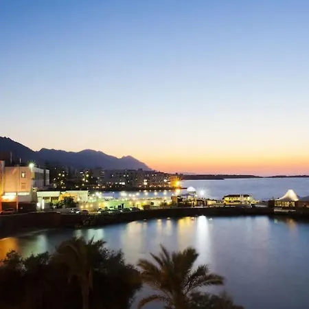 Seafront Dome Central & Anchor Restaurant & Casino Gæstehus Kyrenia (Northern Cyprus)