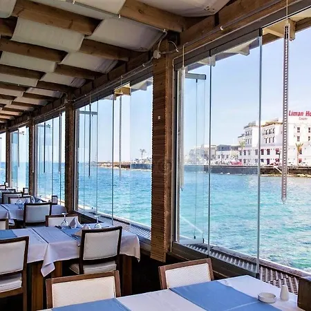 Seafront Dome Central & Anchor Restaurant & Casino 4* キレニア
