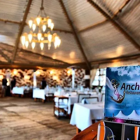 ゲストハウス Seafront Dome Central & Anchor Restaurant & Casino キレニア