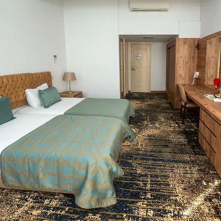 Dome & Casino Location ! Pensiune